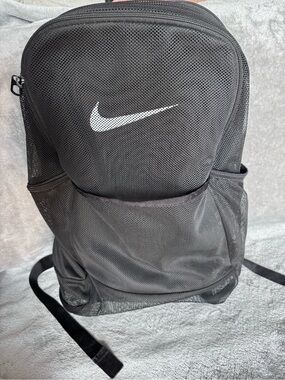 nike backpack air bubbles Varsity Elite Air Max technology on shoulder straps for comfort during carry Nike Hoops Elite Air Bubble